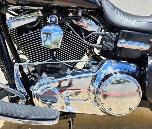2011 Harley-Davidson, dovoz USA — foto 11 z 12