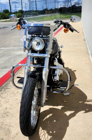 2011 Harley-Davidson, dovoz USA — foto 7 z 12