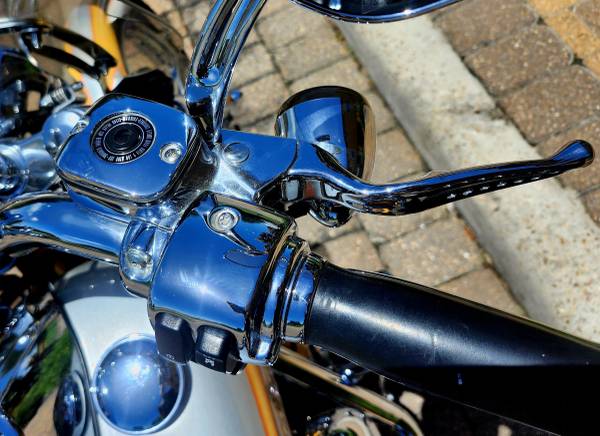 2004 Harley-Davidson, dovoz USA — foto 10 z 12