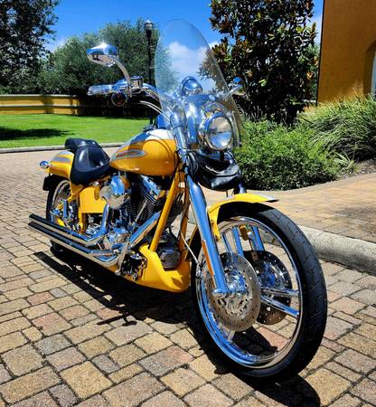 2004 Harley-Davidson, dovoz USA — foto 3 z 12
