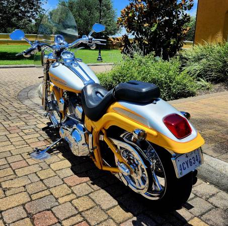 2004 Harley-Davidson, dovoz USA — foto 6 z 12