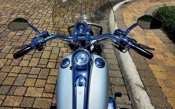 2004 Harley-Davidson, dovoz USA — foto 8 z 12