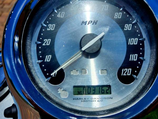 2004 Harley-Davidson, dovoz USA — foto 9 z 12