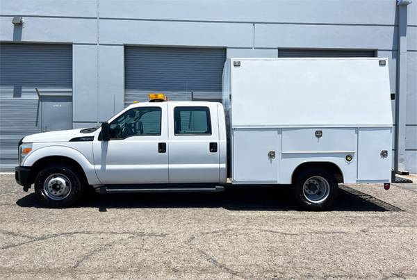 2011 Ford, dovoz USA — foto 2 z 10