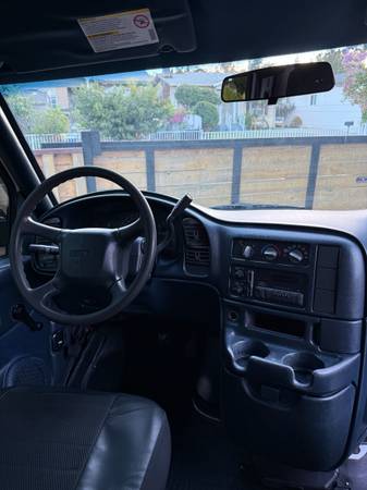2002 GMC, dovoz USA — foto 9 z 12