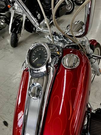 2004 Harley-Davidson, dovoz USA — foto 3 z 4