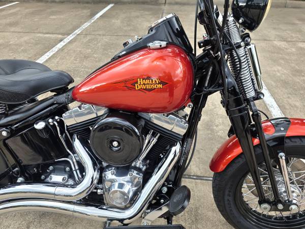 2011 Harley-Davidson, dovoz USA — foto 10 z 12