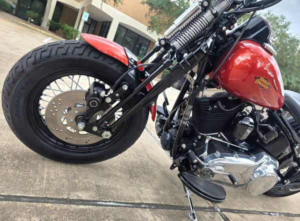 2011 Harley-Davidson, dovoz USA — foto 11 z 12