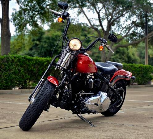 2011 Harley-Davidson, dovoz USA — foto 6 z 12