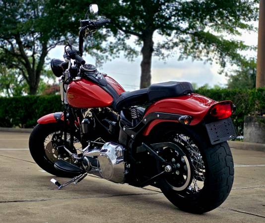 2011 Harley-Davidson, dovoz USA — foto 7 z 12