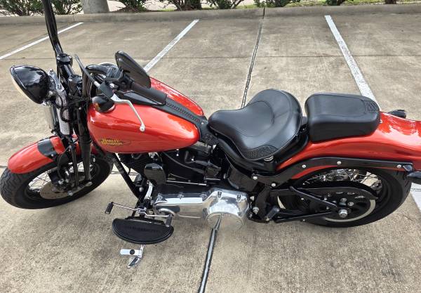 2011 Harley-Davidson, dovoz USA — foto 8 z 12