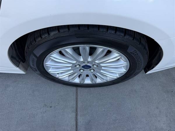 2014 Ford, dovoz USA — foto 11 z 12