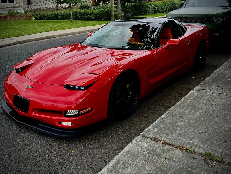 2000 Chevrolet Corvette, 211 000 km, dovoz Kanada — foto 2 z 11