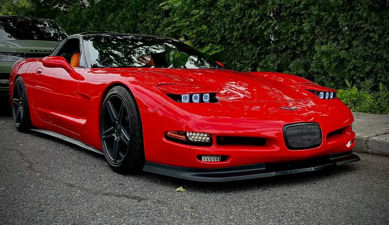 2000 Chevrolet Corvette, 211 000 km, dovoz Kanada — foto 3 z 11