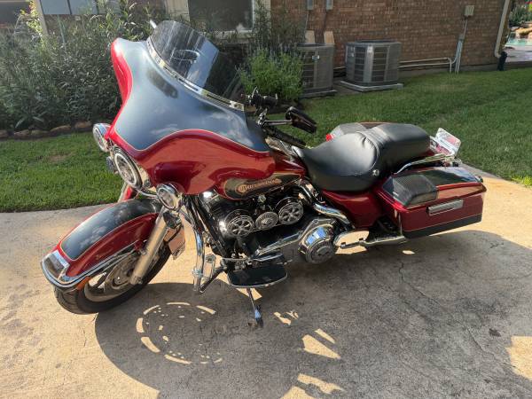2007 Harley-Davidson, dovoz USA — foto 2 z 8