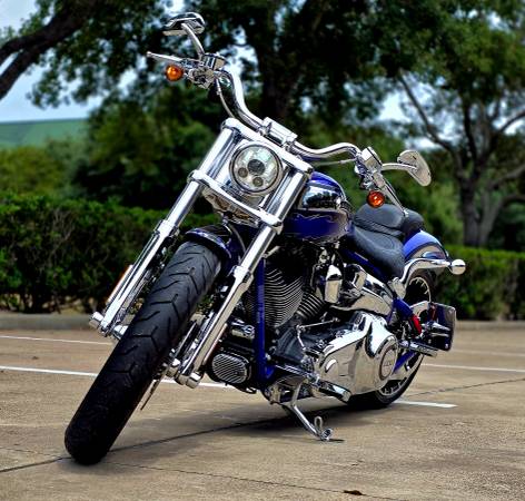 2014 Harley-Davidson, dovoz USA — foto 5 z 12