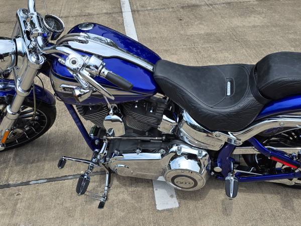 2014 Harley-Davidson, dovoz USA — foto 9 z 12