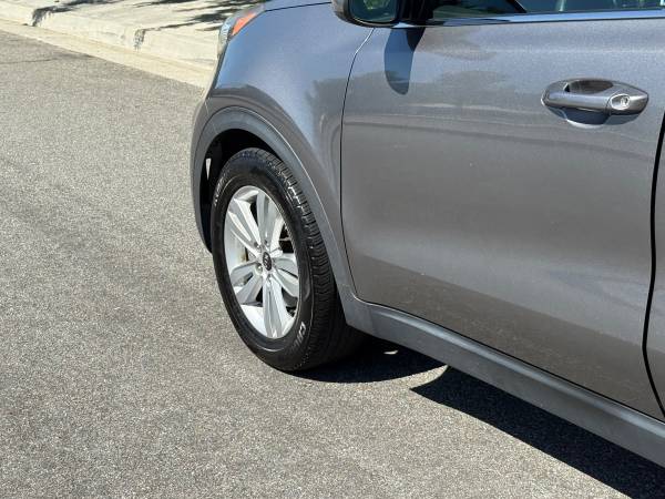 2017 Kia, dovoz USA — foto 10 z 12