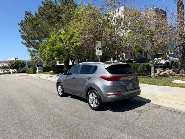 2017 Kia, dovoz USA — foto 8 z 12