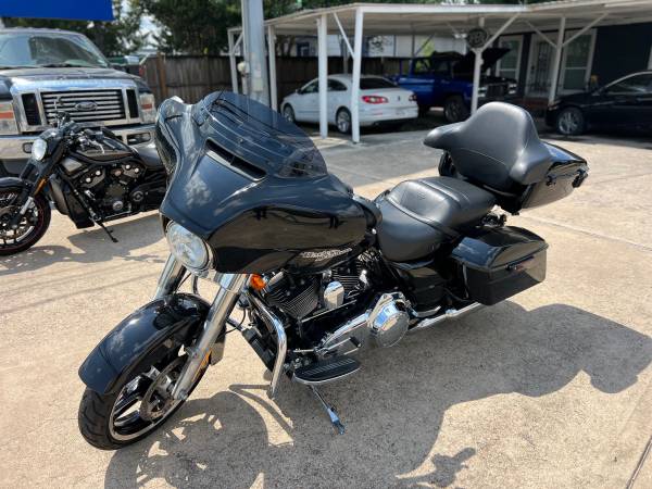 2012 Harley-Davidson, dovoz USA — foto 3 z 8