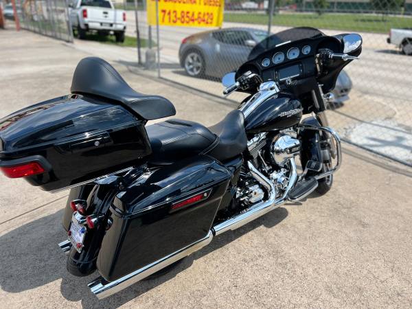 2012 Harley-Davidson, dovoz USA — foto 6 z 8