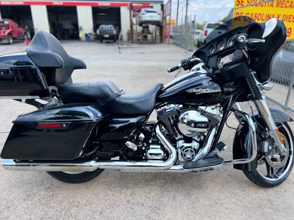 2012 Harley-Davidson, dovoz USA — foto 8 z 8