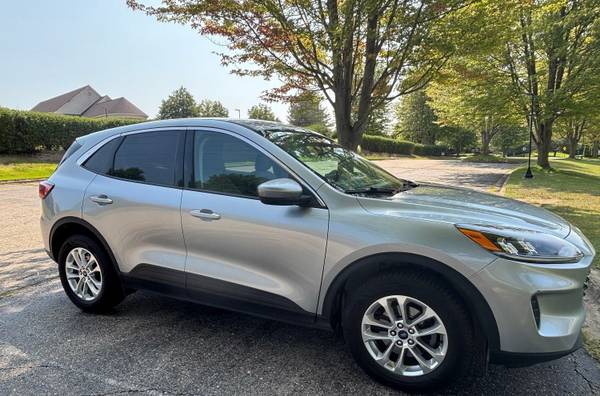 2021 Ford, dovoz USA — foto 2 z 12