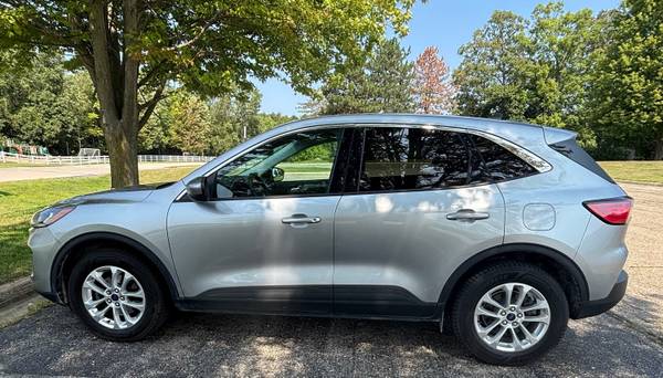 2021 Ford, dovoz USA — foto 4 z 12