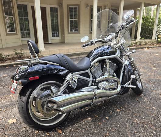 2007 Harley-Davidson, dovoz USA — foto 4 z 7
