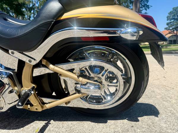 2003 Harley-Davidson, dovoz USA — foto 10 z 12