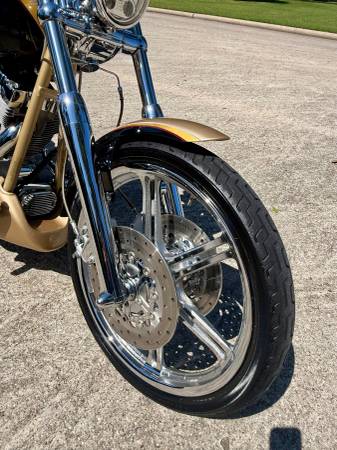 2003 Harley-Davidson, dovoz USA — foto 4 z 12
