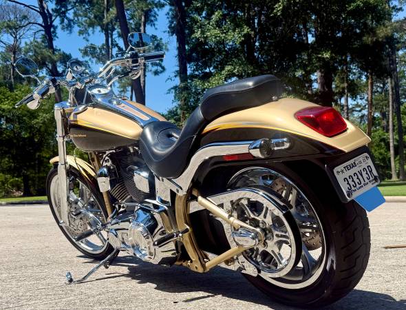 2003 Harley-Davidson, dovoz USA — foto 6 z 12
