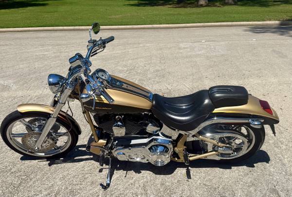 2003 Harley-Davidson, dovoz USA — foto 9 z 12