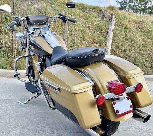 2017 Harley-Davidson, dovoz USA — foto 12 z 12