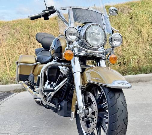2017 Harley-Davidson, dovoz USA — foto 4 z 12
