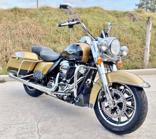 2017 Harley-Davidson, dovoz USA — foto 8 z 12