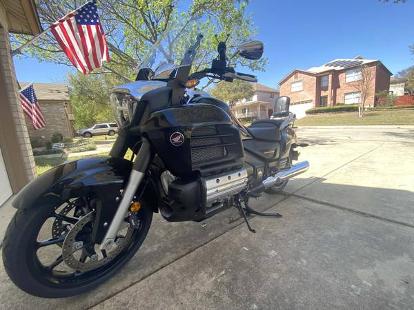 2014 Harley-Davidson, dovoz USA — foto 5 z 11