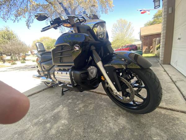 2014 Harley-Davidson, dovoz USA — foto 6 z 11