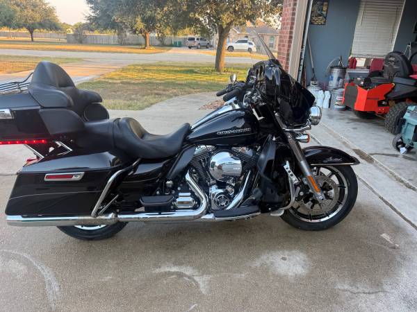 2015 Harley-Davidson, dovoz USA — foto 2 z 2