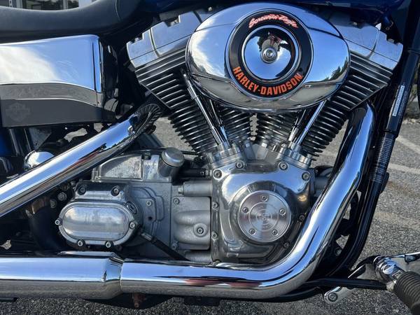 2004 Harley-Davidson, dovoz USA — foto 11 z 12