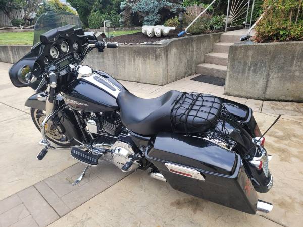 2011 Harley-Davidson, dovoz USA — foto 2 z 5