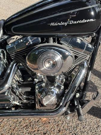 2005 Harley-Davidson, dovoz USA — foto 4 z 9