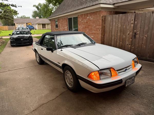 1989 Ford, dovoz USA — foto 3 z 8