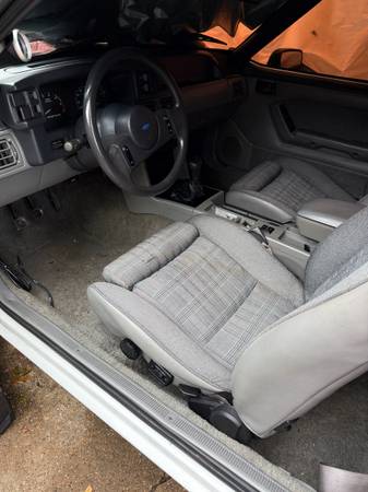 1989 Ford, dovoz USA — foto 5 z 8