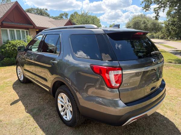 2016 Ford, dovoz USA — foto 3 z 7