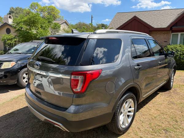 2016 Ford, dovoz USA — foto 4 z 7