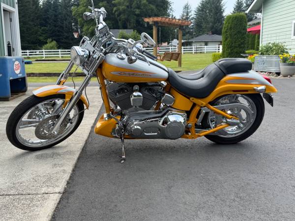 2004 Harley-Davidson, dovoz USA — foto 1