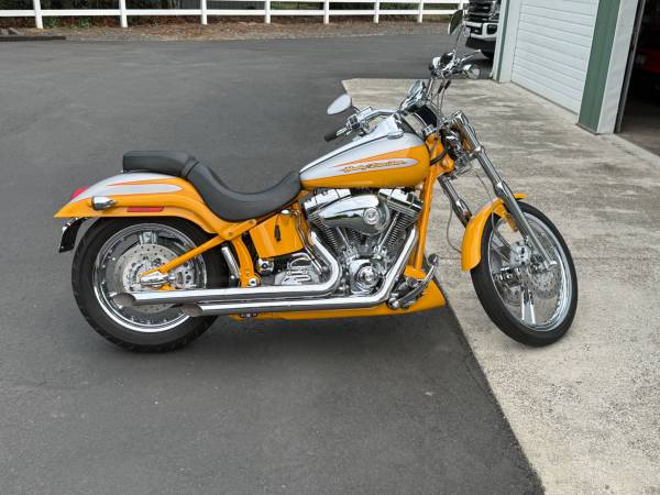 2004 Harley-Davidson, dovoz USA — foto 2 z 7