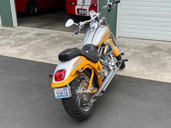 2004 Harley-Davidson, dovoz USA — foto 4 z 7