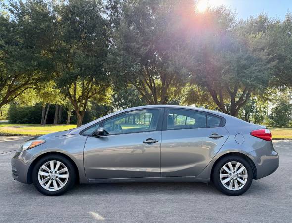2016 Kia, dovoz USA — foto 2 z 12